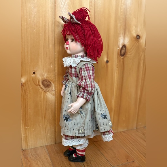 Seymour Mann Raggedy Ann Porcelain Doll Toy Collectible - Picture 2 of 10